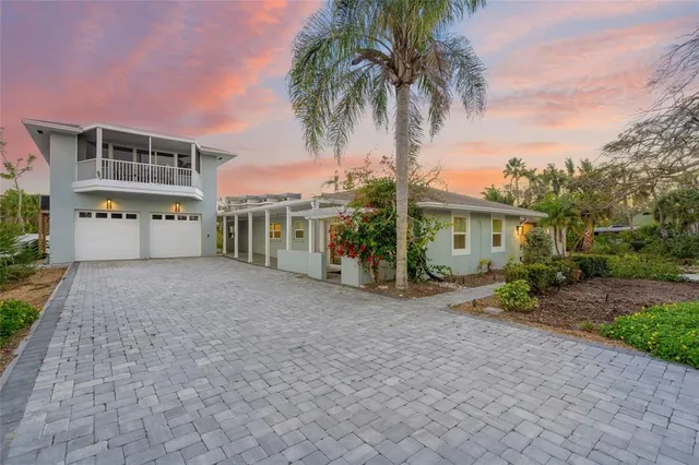 $2,695,000 | 8560 Heron Lagoon Circle, Sarasota, FL 34242