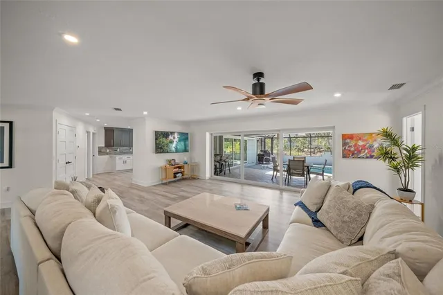 $2,695,000 | 8560 Heron Lagoon Circle, Sarasota, FL 34242
