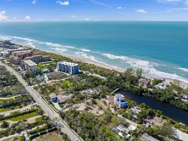 $2,695,000 | 8560 Heron Lagoon Circle, Sarasota, FL 34242