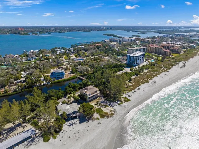 $2,695,000 | 8560 Heron Lagoon Circle, Sarasota, FL 34242
