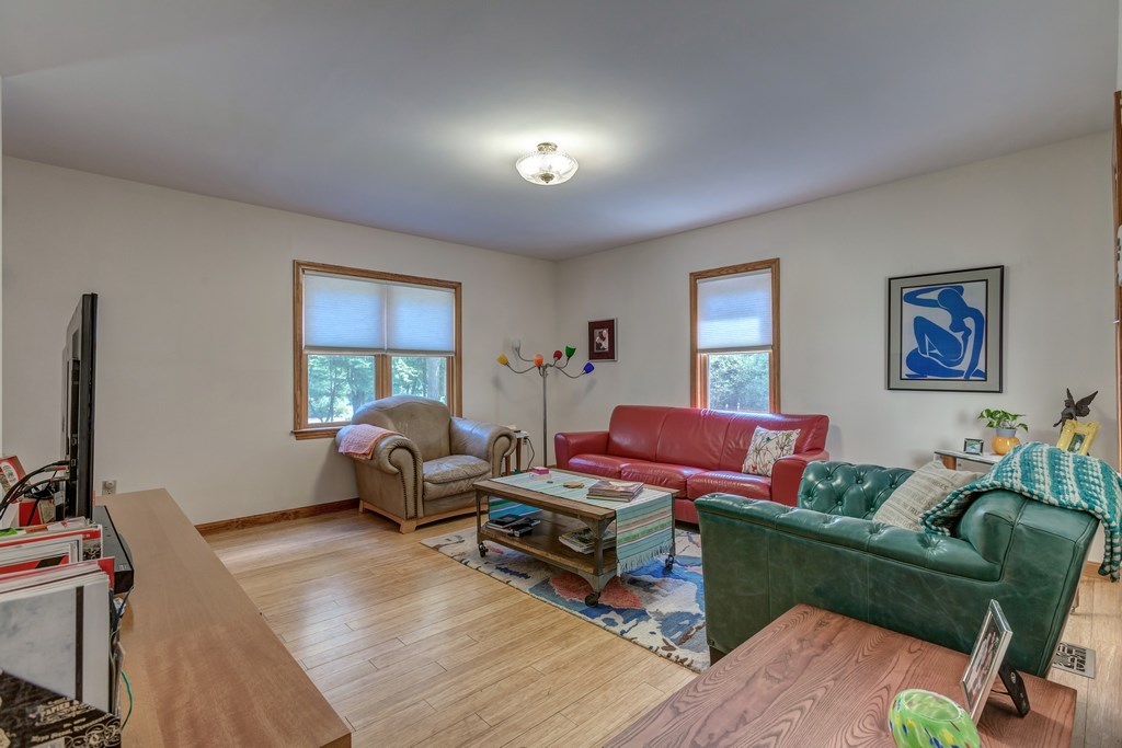 11 Captain Seaver Road Brookline, NH 03033 - Photo 12 of 40