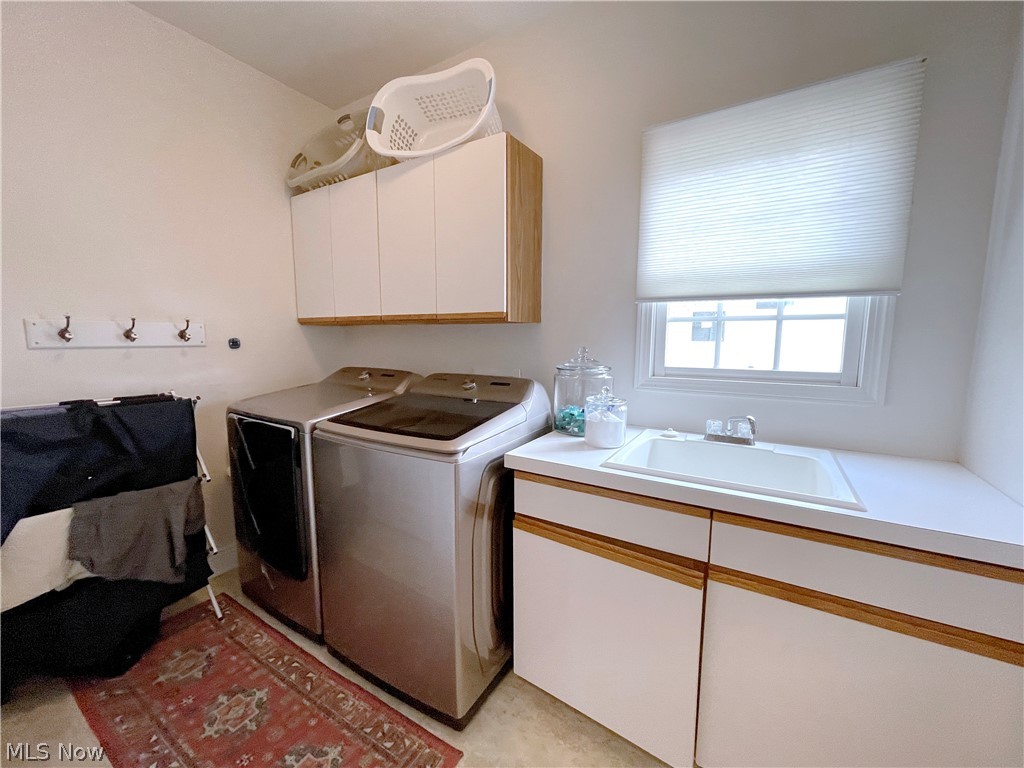 718 Sunridge Road Fairlawn, OH 44333 - Photo 23 of 49 Main floor laundry area