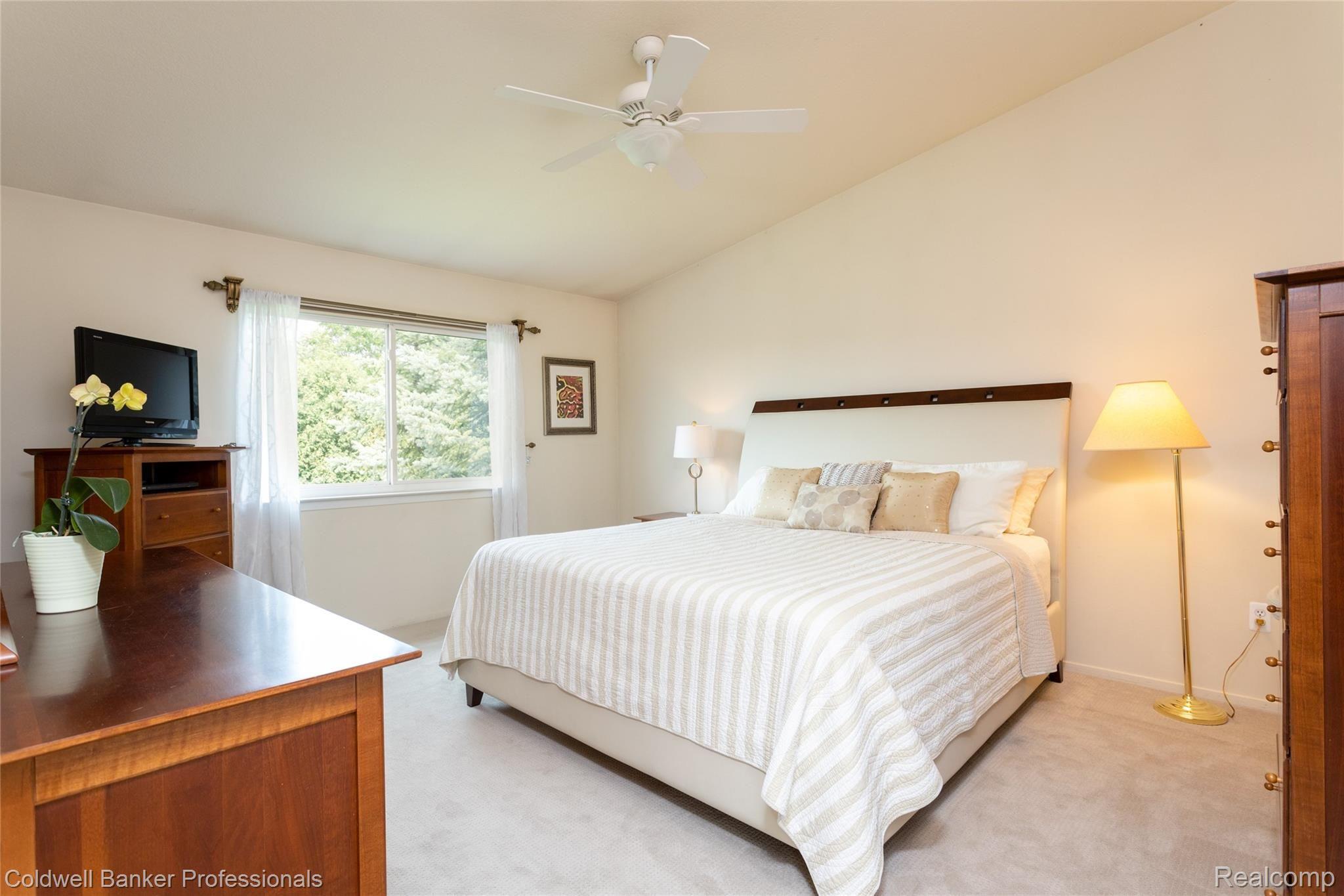 1551 Scio Ridge Road Ann Arbor, MI 48103 - Photo 21 of 44 Master Bedroom