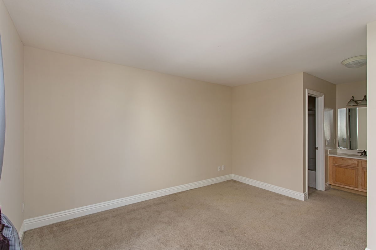 8215 Jade Coast Road, Unit 82 San Diego, CA 92126 - Photo 7 of 15