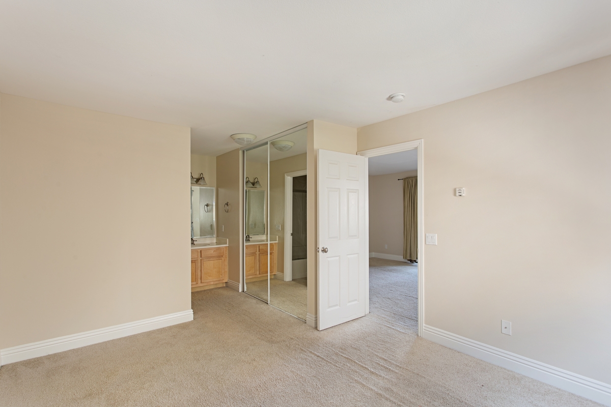 8215 Jade Coast Road, Unit 82 San Diego, CA 92126 - Photo 8 of 15