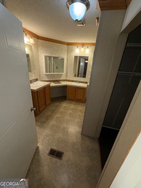 163 Dellwood Road Swainsboro, GA 30401 - Photo 14 of 23 a bathroom with a tub sink and mirror