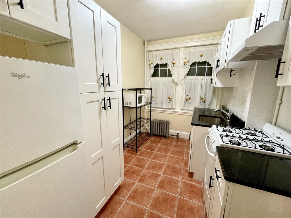 1691 Commonwealth Avenue, Unit 9 Boston, MA 02135 - Photo 6 of 10