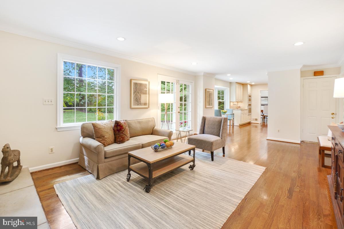 11321 Marcliff Road North Bethesda, MD 20852 - Photo 15 of 48 a living room with furniture and a large window