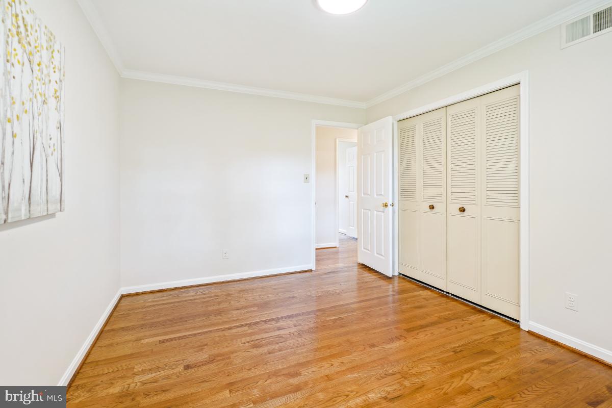 11321 Marcliff Road North Bethesda, MD 20852 - Photo 23 of 48 a view of an empty room