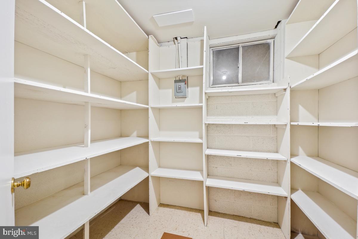11321 Marcliff Road North Bethesda, MD 20852 - Photo 37 of 48 a view of an empty walk in closet