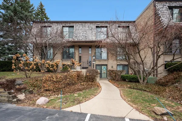 $299,000 | 1711 Northfield Square, Unit A, Northfield, IL 60093