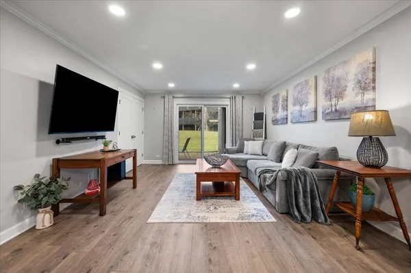 $299,000 | 1711 Northfield Square, Unit A, Northfield, IL 60093