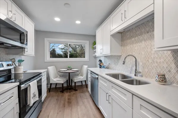 $299,000 | 1711 Northfield Square, Unit A, Northfield, IL 60093