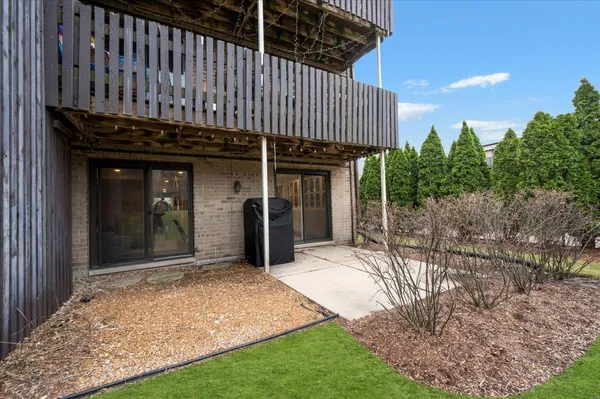 $299,000 | 1711 Northfield Square, Unit A, Northfield, IL 60093