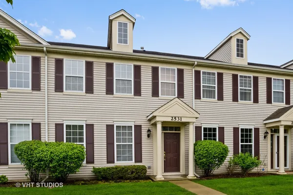 $2,500 | 2531 Congress Avenue, Unit 2531, Aurora, IL 60503