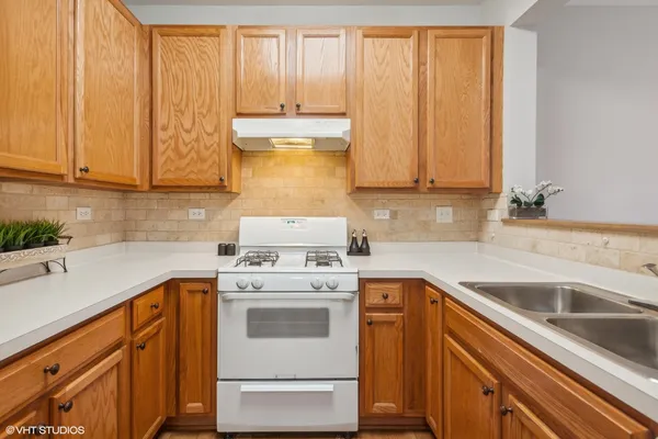 $2,500 | 2531 Congress Avenue, Unit 2531, Aurora, IL 60503