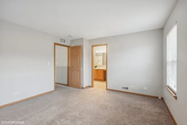 $2,500 | 2531 Congress Avenue, Unit 2531, Aurora, IL 60503