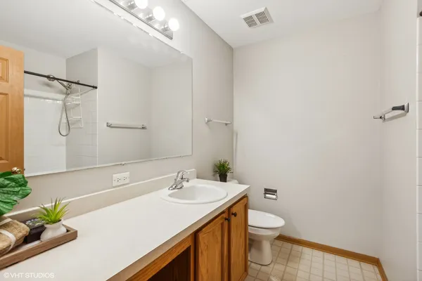 $2,500 | 2531 Congress Avenue, Unit 2531, Aurora, IL 60503