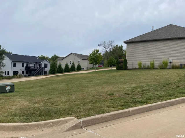 $49,900 | 2530 West Davidsridge Road, Peoria, IL 61614