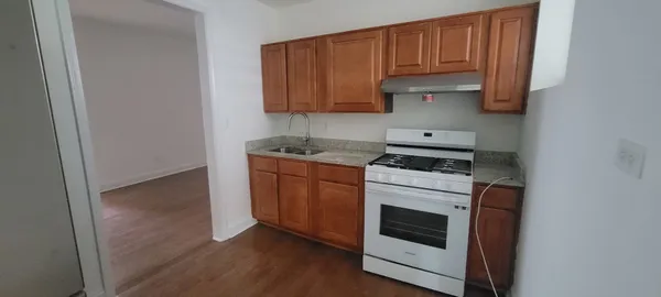 $1,700 | 930 West Belmont Avenue, Unit 205, Chicago, IL 60657