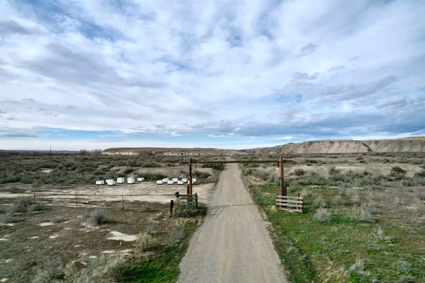 $890,000 | 3824 Basin Gardens Road, Basin, WY 82410