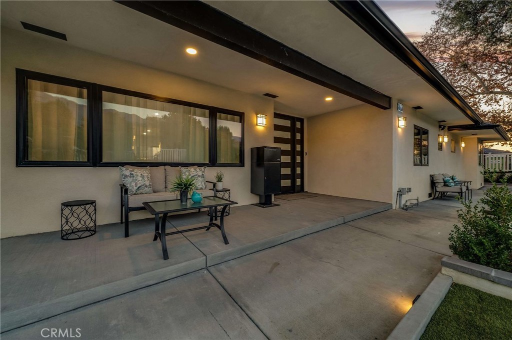 3890 Shadow Grove Road Pasadena, CA 91107 - Photo 2 of 62