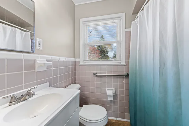 $139,900 | 19720 Woodside Street, Harper Woods, MI 48225