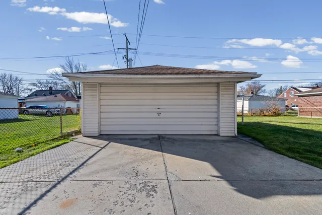 $139,900 | 19720 Woodside Street, Harper Woods, MI 48225