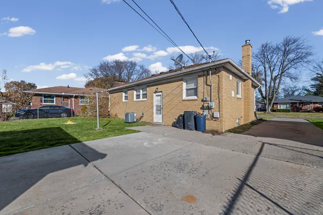 $139,900 | 19720 Woodside Street, Harper Woods, MI 48225