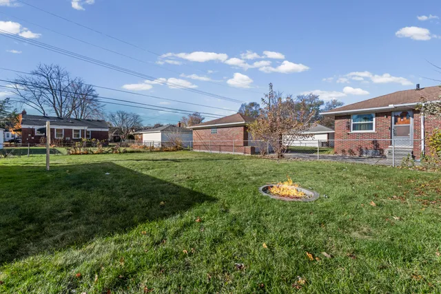 $139,900 | 19720 Woodside Street, Harper Woods, MI 48225