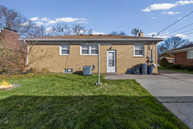 $139,900 | 19720 Woodside Street, Harper Woods, MI 48225