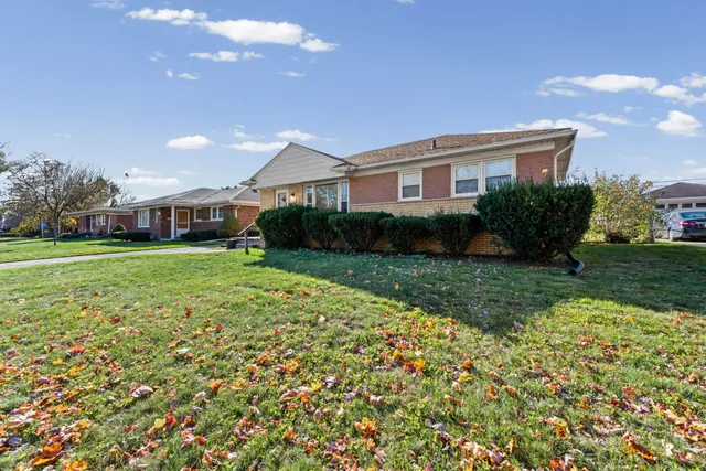 $139,900 | 19720 Woodside Street, Harper Woods, MI 48225