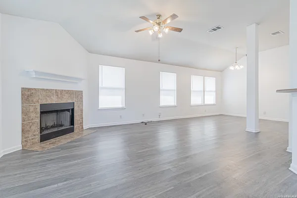 $1,665 | 8407 Whitebrush, Converse, TX 78109