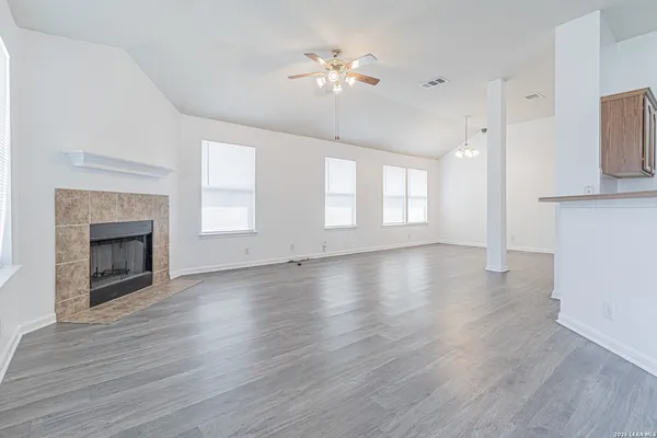 $1,665 | 8407 Whitebrush, Converse, TX 78109