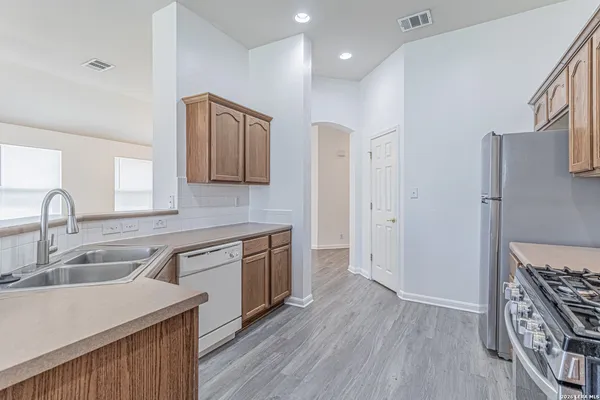 $1,665 | 8407 Whitebrush, Converse, TX 78109