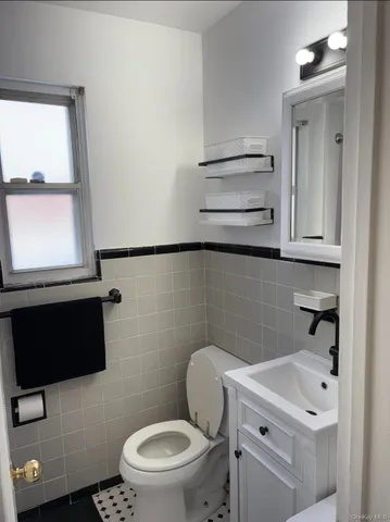 $399,000 | 70-19 261st Street, Unit 122E6 | Glen Oaks