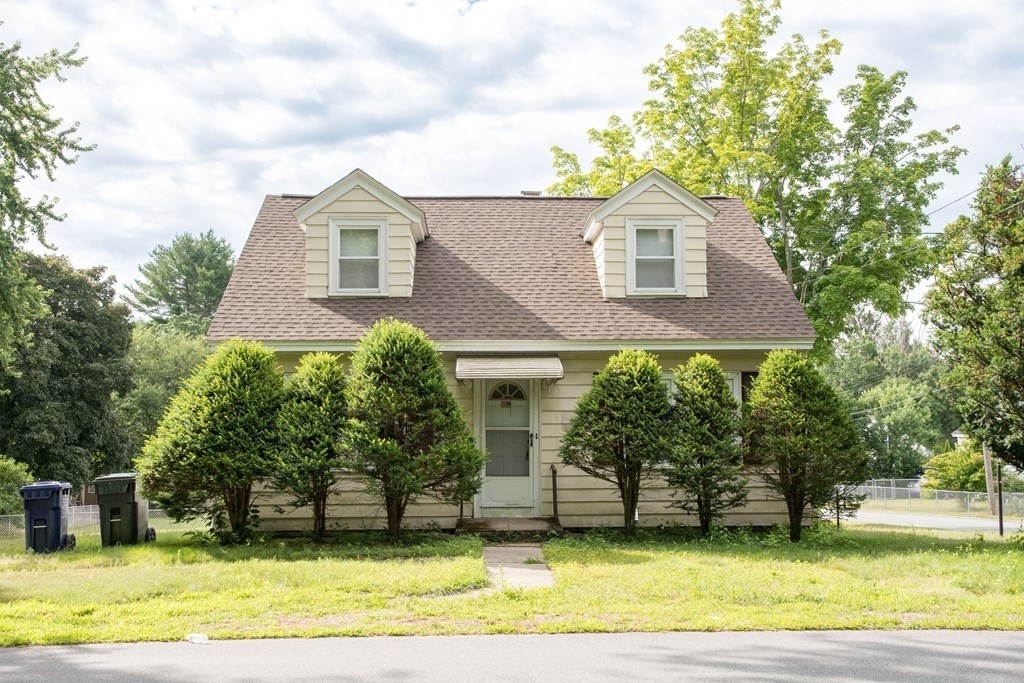 114 Varnum Road Dracut, MA 01826 - Photo 1 of 13 Gallery Image 1