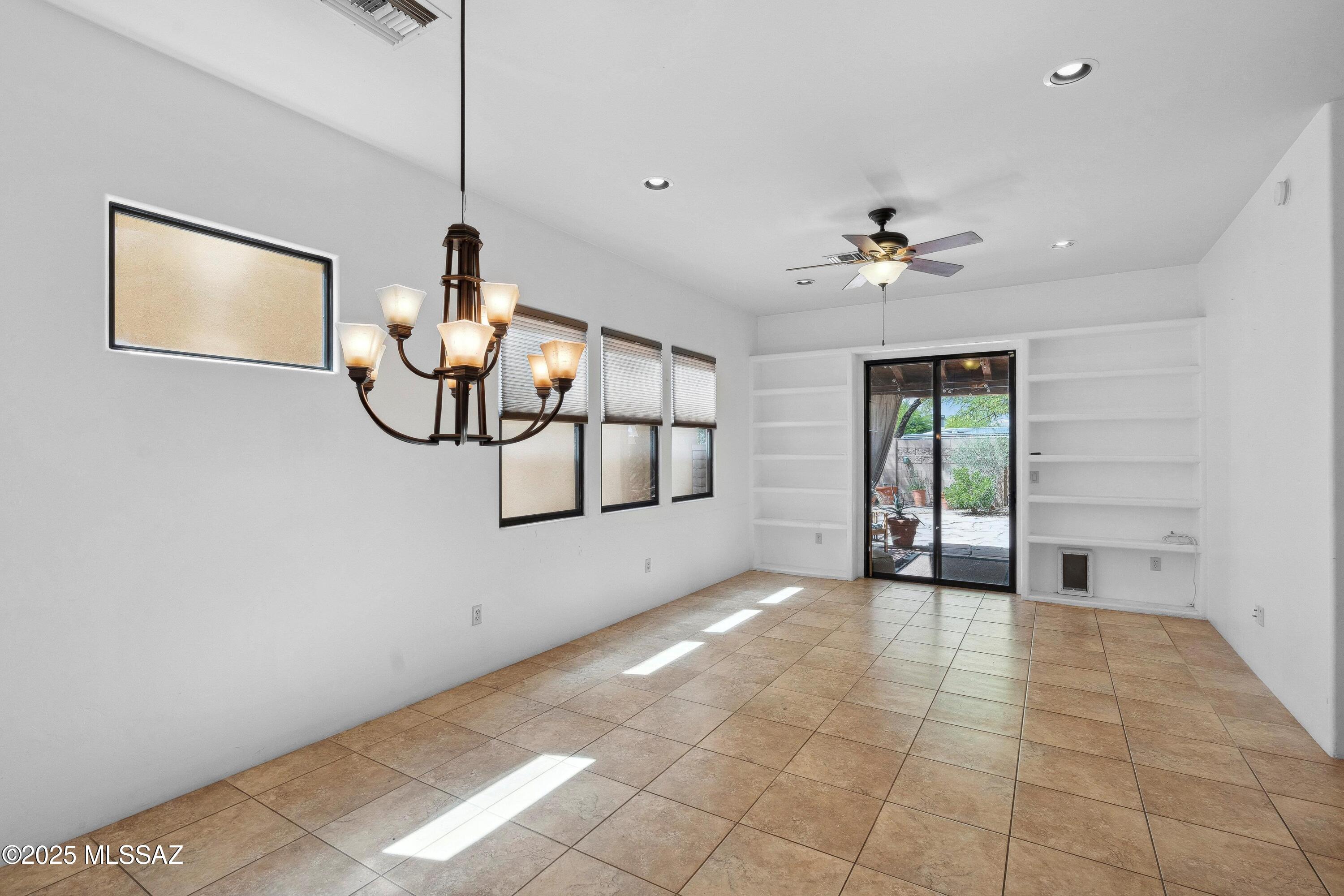 385 East Cedarvale Road Tucson, AZ 85704 - Photo 5 of 30