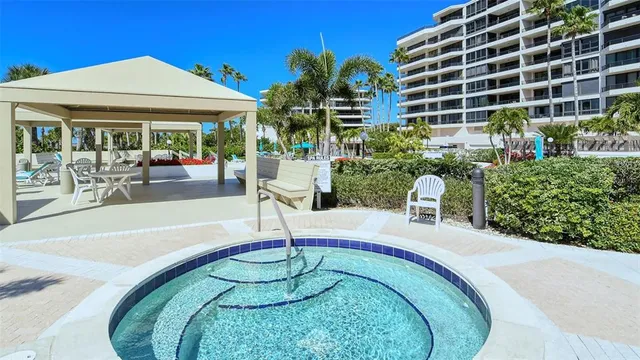 $2,495,000 | 545 Sanctuary Drive, Unit B305, Longboat Key, FL 34228