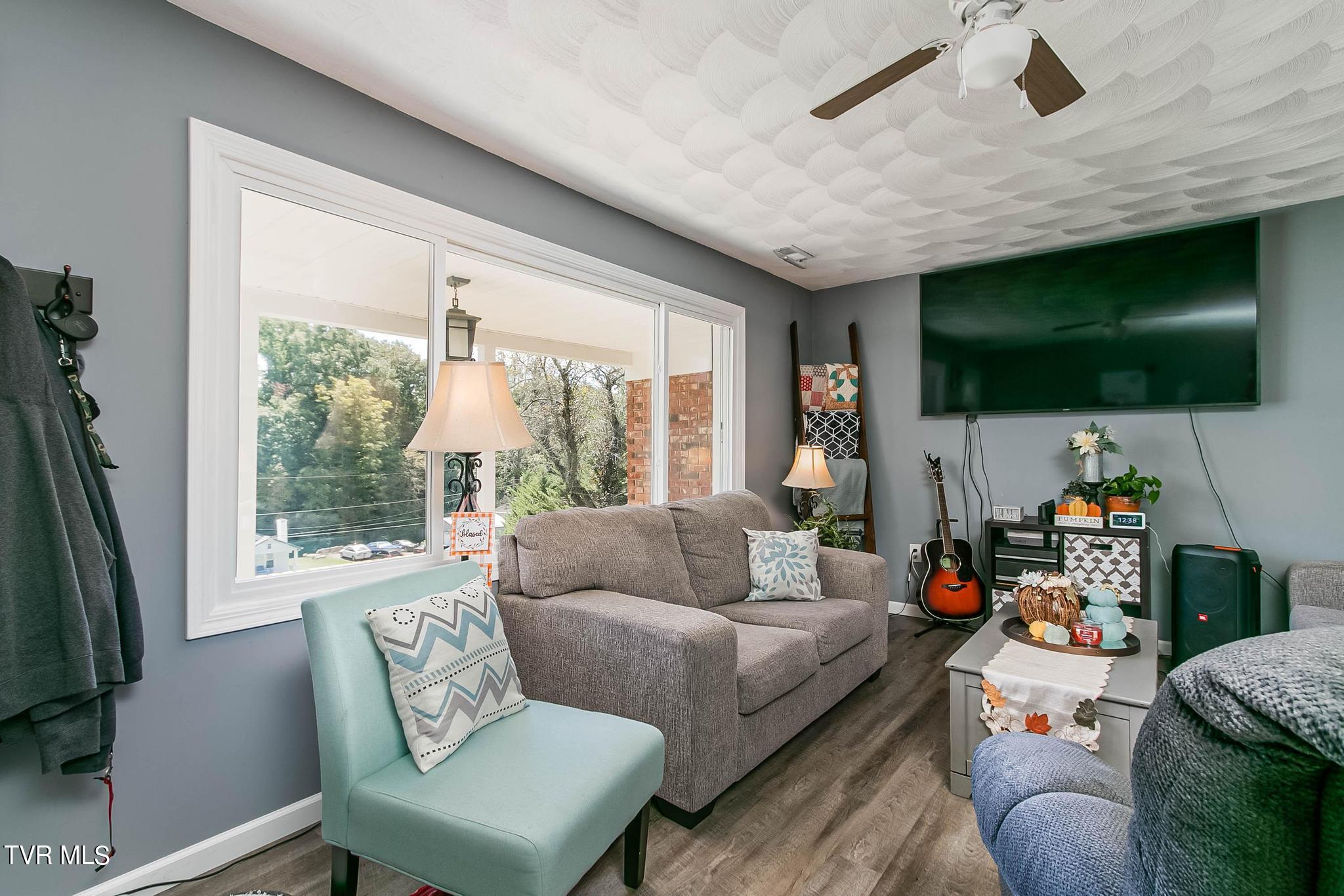 4176 Ridge Road Kingsport, TN 37660 - Photo 8 of 45 7