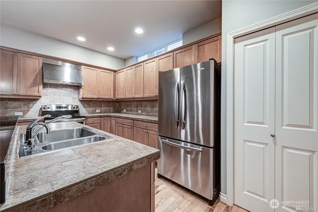 $4,250 | 6455 193rd Place Northeast, Redmond, WA 98052