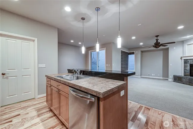 $4,250 | 6455 193rd Place Northeast, Redmond, WA 98052