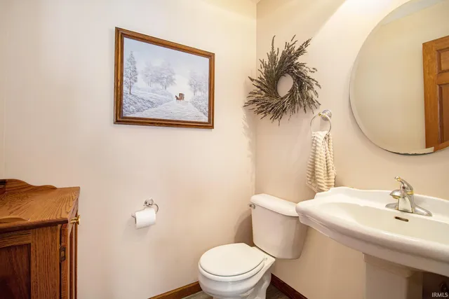 $775,000 | 69590 County Road 21, New Paris, IN 46553