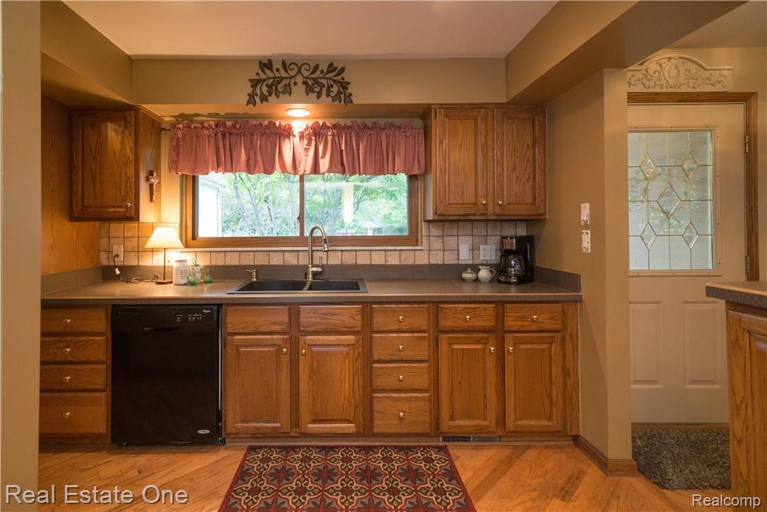 9380 Earhart Road South Lyon, MI 48178 - Photo 28 of 70 _AUG1081.jpg