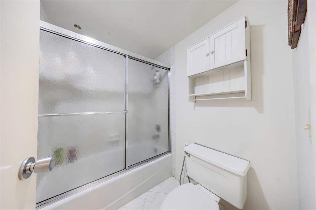 905 Cypress Terrace, Unit 202 Pompano Beach, FL 33069 - Photo 11 of 34