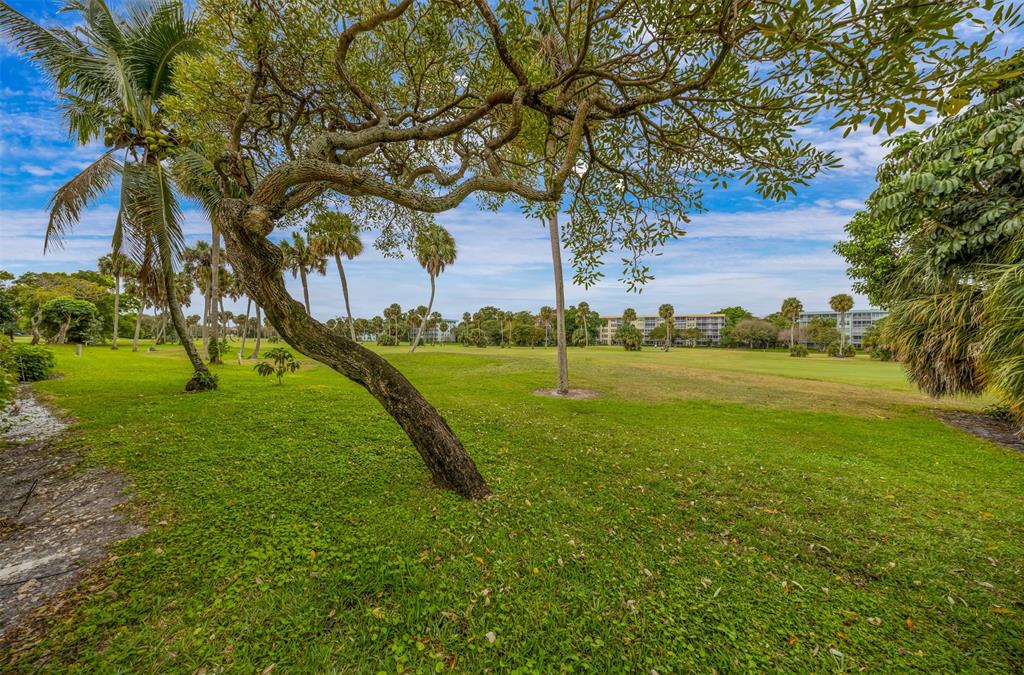 905 Cypress Terrace, Unit 202 Pompano Beach, FL 33069 - Photo 32 of 34