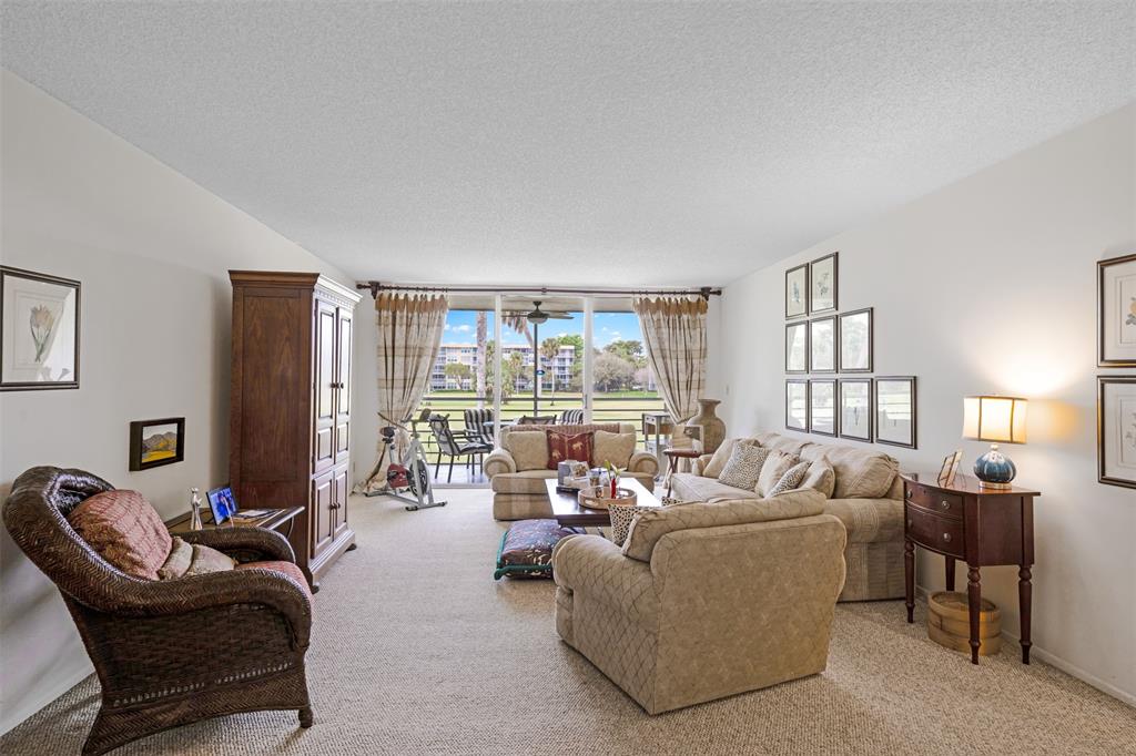 905 Cypress Terrace, Unit 202 Pompano Beach, FL 33069 - Photo 4 of 34