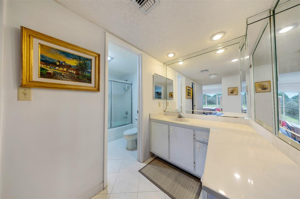905 Cypress Terrace, Unit 202 Pompano Beach, FL 33069 - Photo 9 of 34