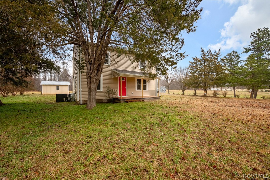 916 Nutbush Road Victoria, VA 23974 - Photo 3 of 25 a view of house with yard
