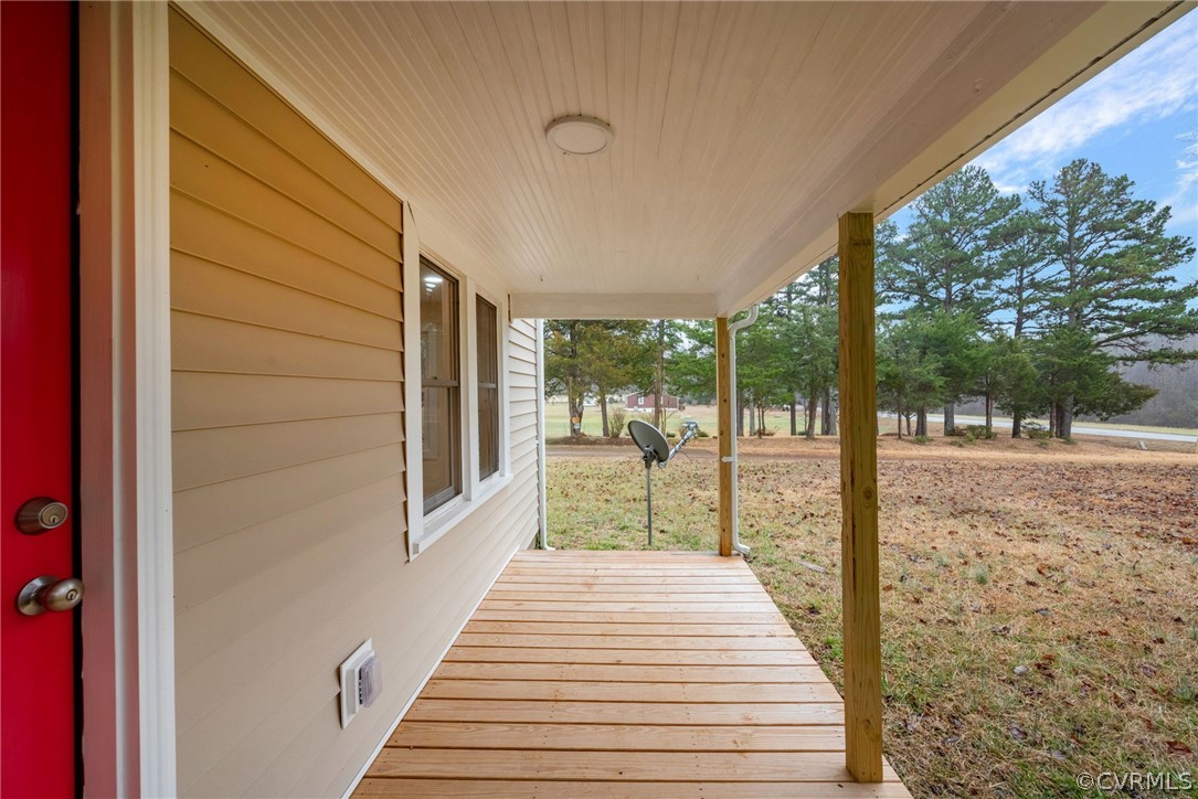 916 Nutbush Road Victoria, VA 23974 - Photo 5 of 25 a view of a porch